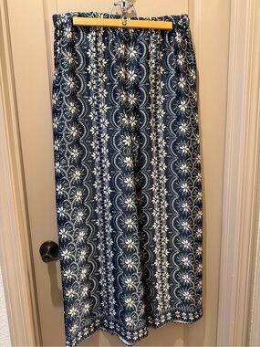CeCe Navy and White Floral pants